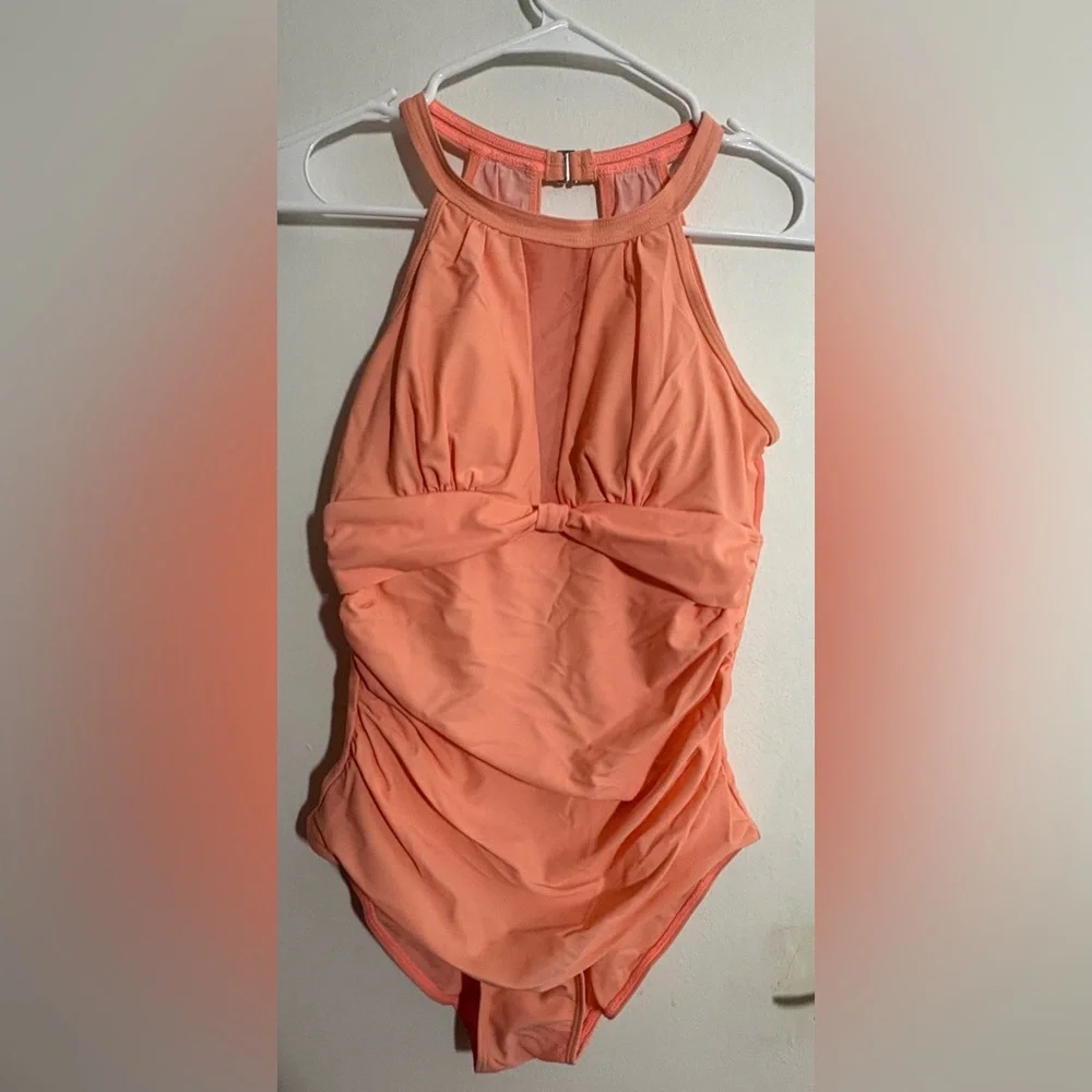 Elegant Coral One-Piece Swimsuit - Picture 2 of 4